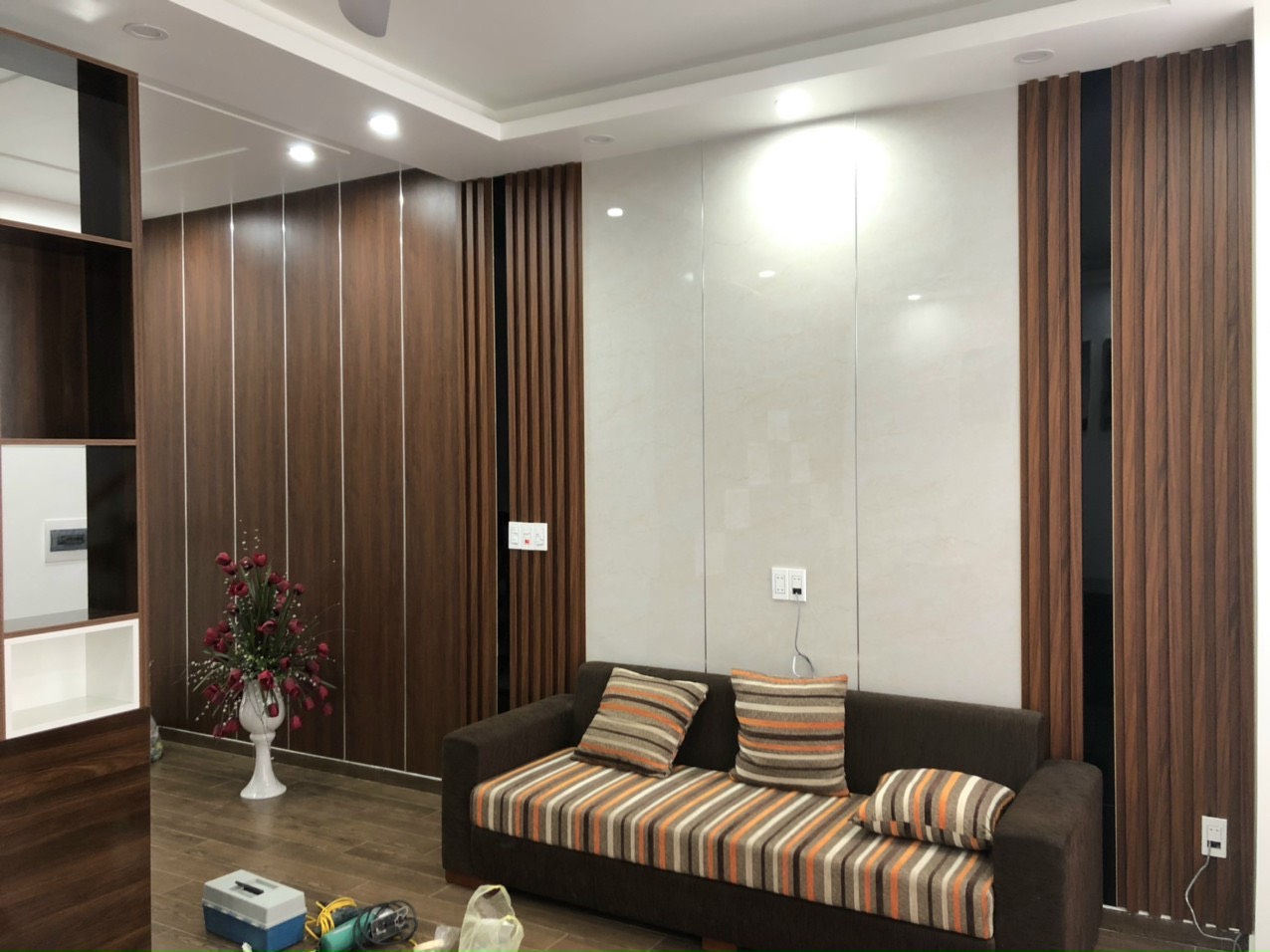 Tấm nhựa ốp tường vân gỗ tại Hải Phòng