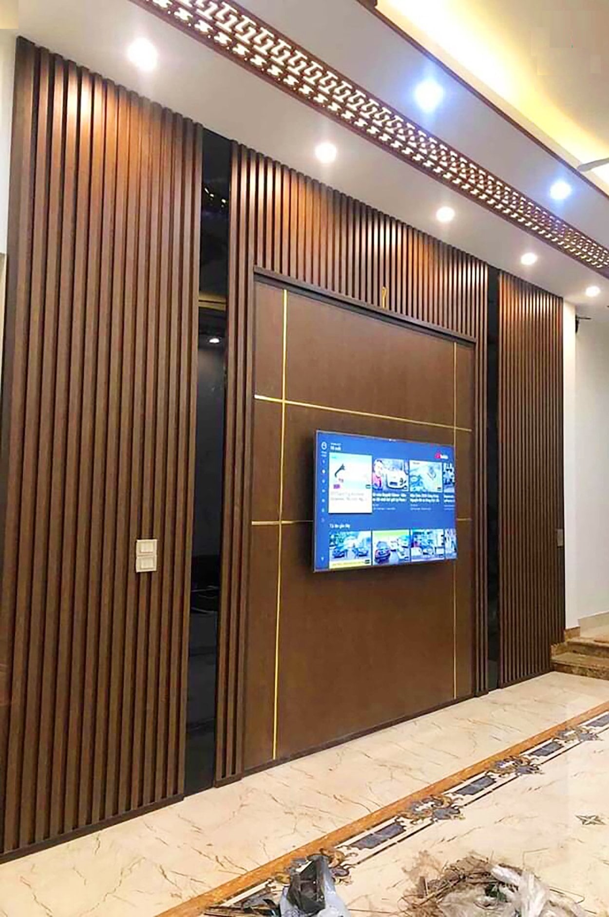 Thi công tấm nhựa ốp tường trang trí vách ti vi tại Hải Phòng