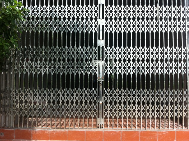 Đặt làm cửa xếp inox tại Hải Phòng